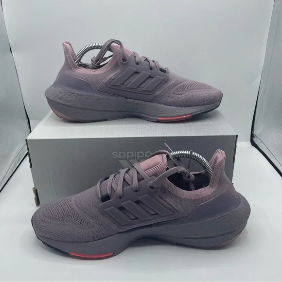 Adidas Ultraboost 22 Women Legacy Purple Grey GX5586 Shoes NEW. - Picture 2 of 4